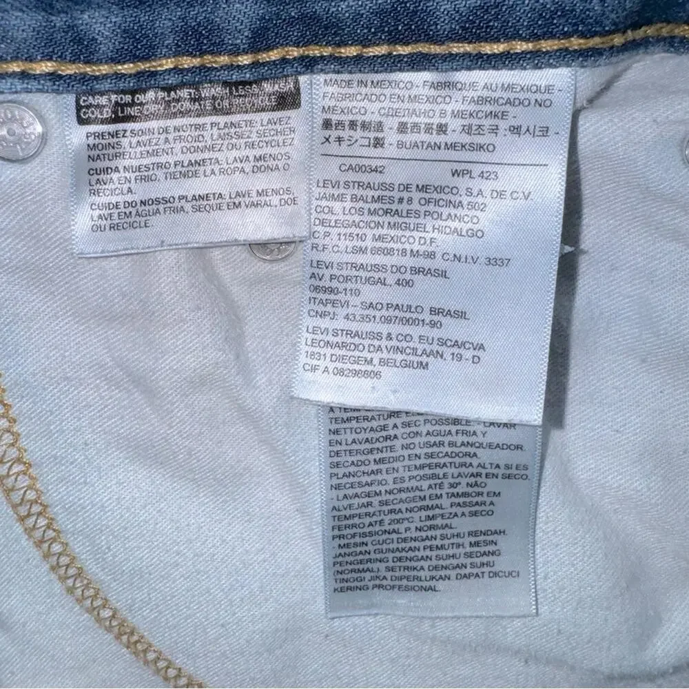 Men’s Levi’s 559 Relaxed Straight Fit Jeans size W46 x L32